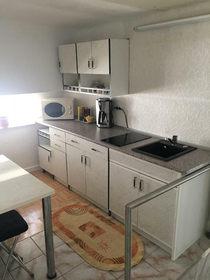Brick Airport Apartment Cristian  Bagian luar foto